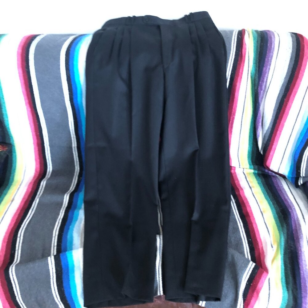 Black pure virgin wool men's dress pants. 34" waist. 32" length. Made in Canada.